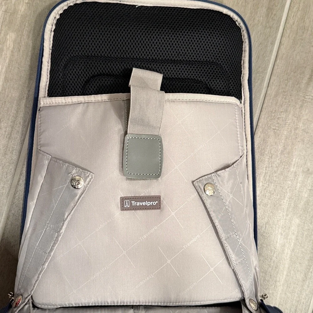 Travelpro 2 Wheeled Roller Bag